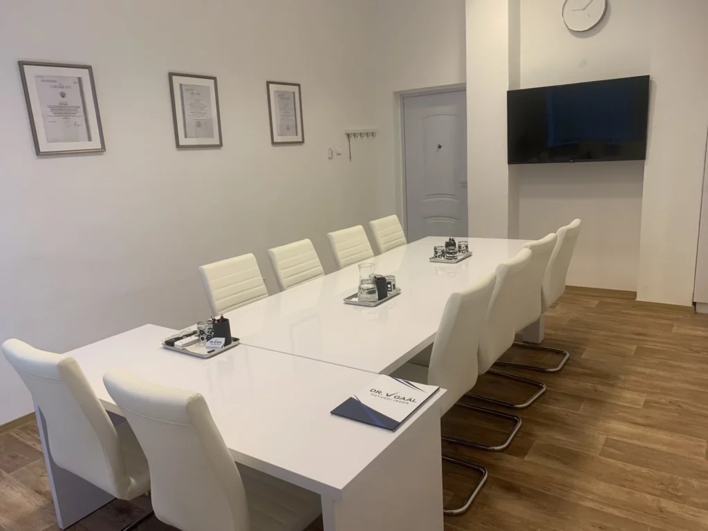 Cziráki utcai ügyvédi iroda tárgyaló